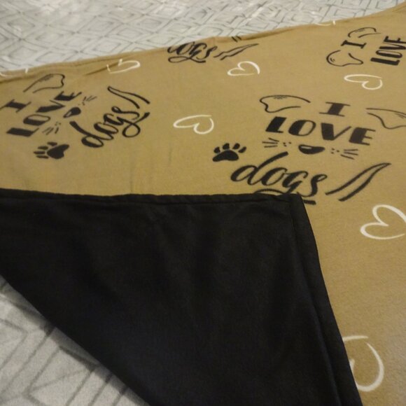 I LOVE DOGS with PAW PRINTS, HEARTS & PUPPY NOSES Handmade Fleece Throw NEW - Picture 3 of 3